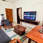 Chippy Service Apartments Omr No10