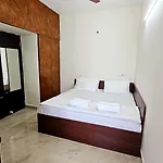 Chippy Service Apartments Omr No10