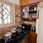 Chippy Service Apartments Omr No10